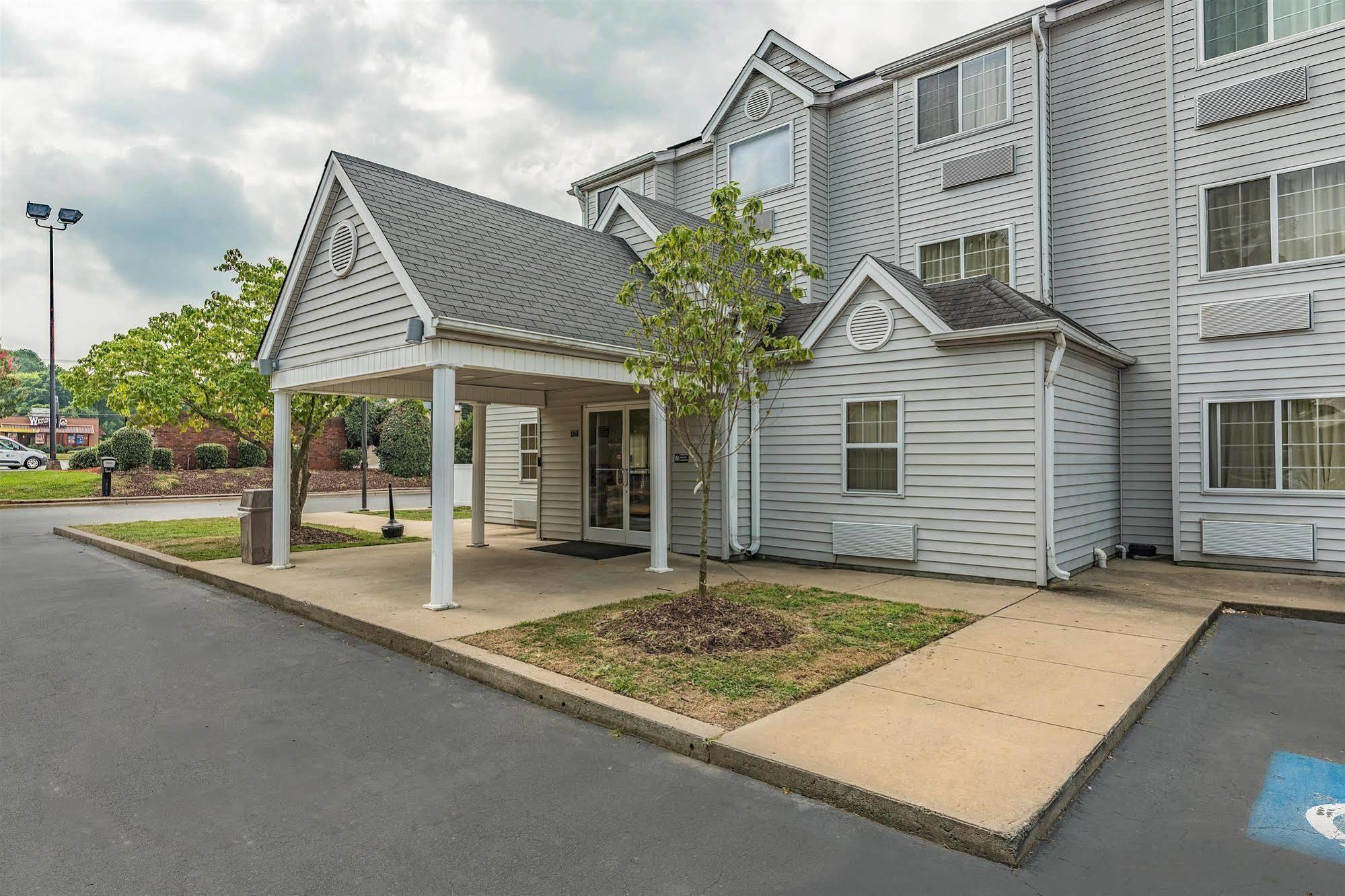 Motel 6-Charlotte, Nc - University Екстериор снимка