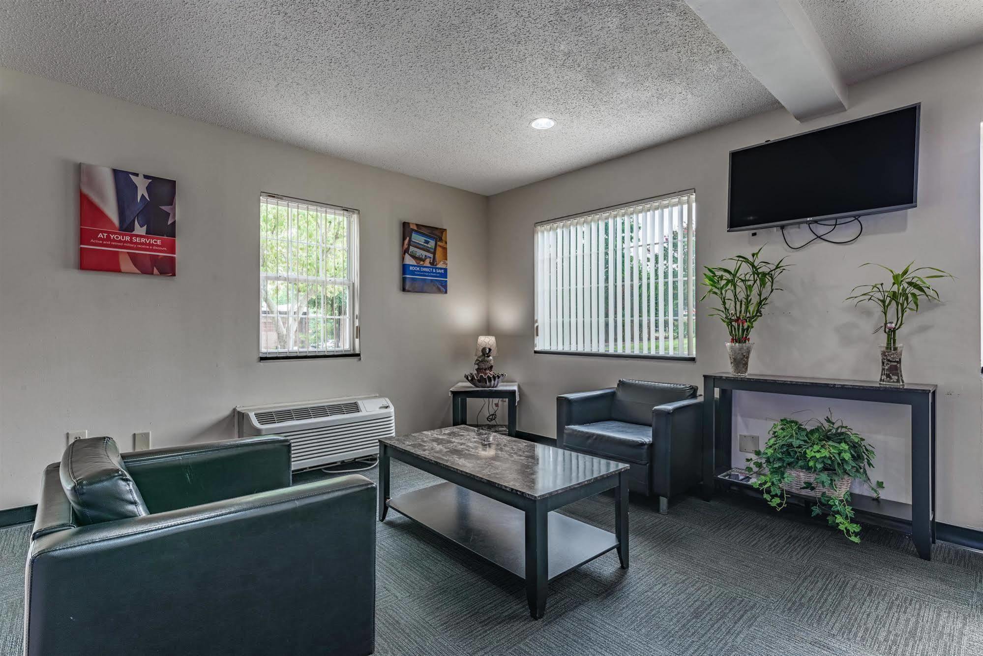 Motel 6-Charlotte, Nc - University Екстериор снимка