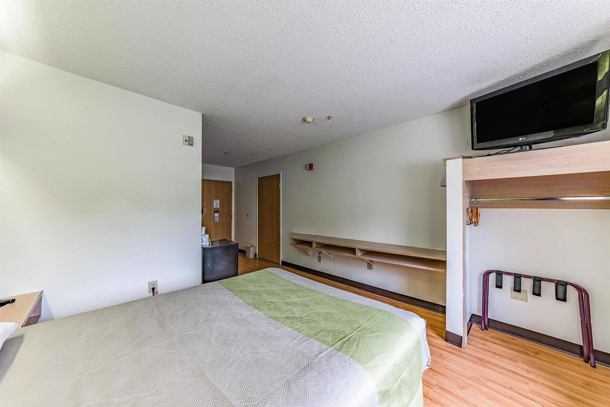 Motel 6-Charlotte, Nc - University Екстериор снимка