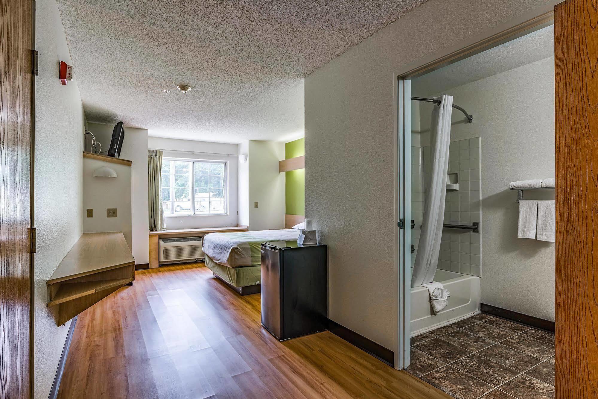 Motel 6-Charlotte, Nc - University Екстериор снимка