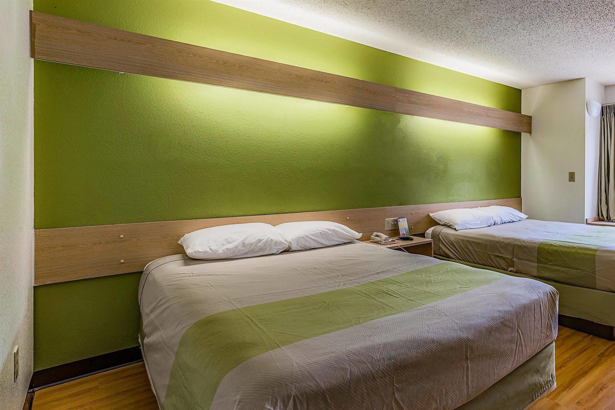 Motel 6-Charlotte, Nc - University Екстериор снимка