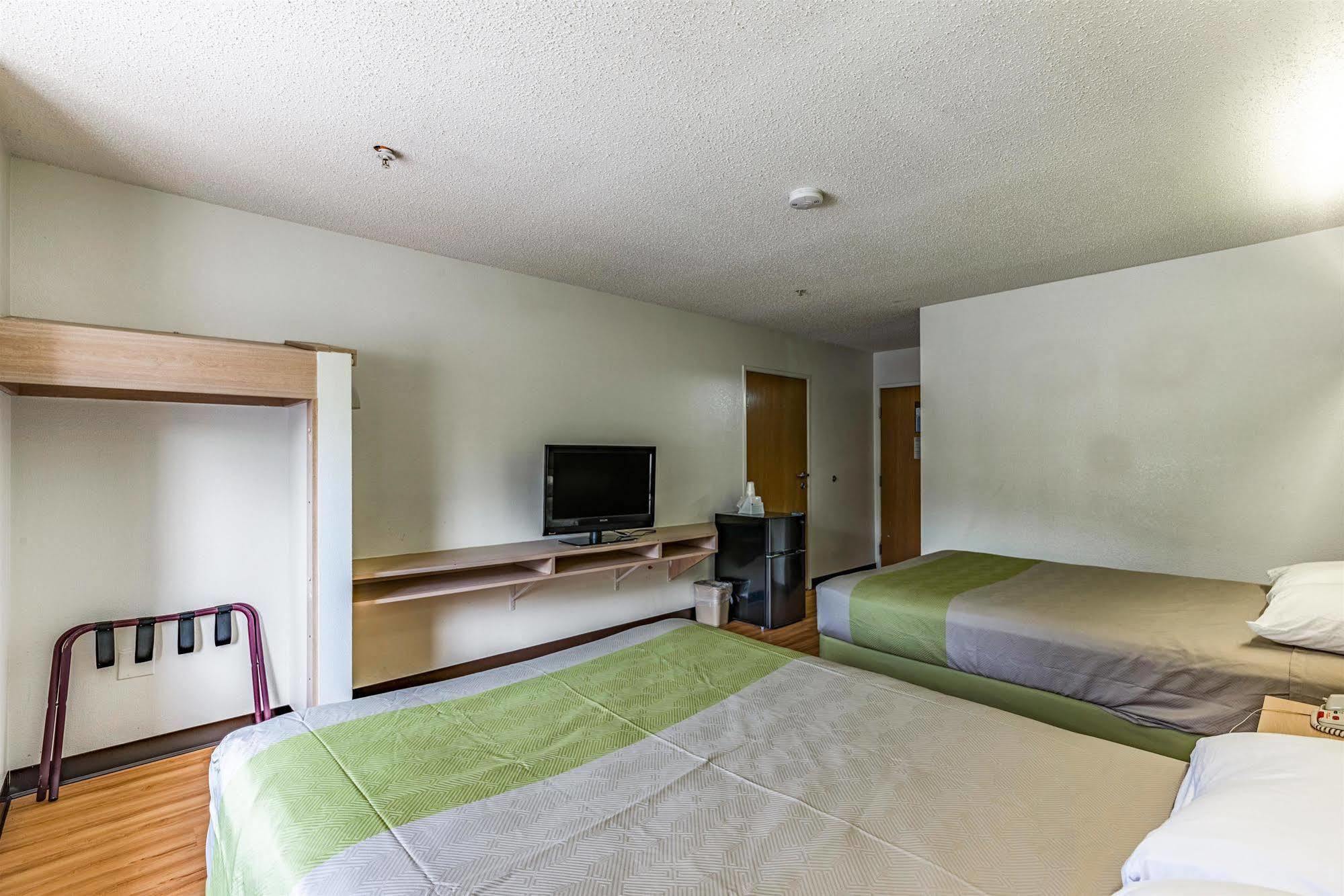 Motel 6-Charlotte, Nc - University Екстериор снимка